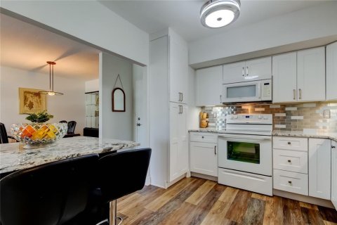 Condominio en venta en Clearwater, Florida, 1 dormitorio, 93.83 m2 № 1877313 - foto 17