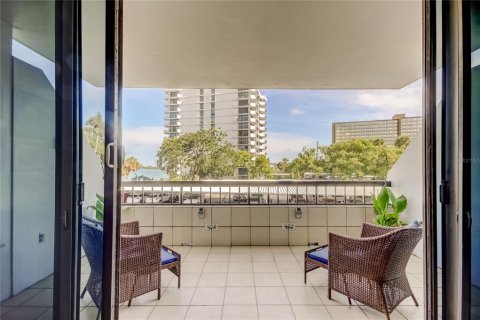 Condominio en venta en Clearwater, Florida, 1 dormitorio, 93.83 m2 № 1877313 - foto 4