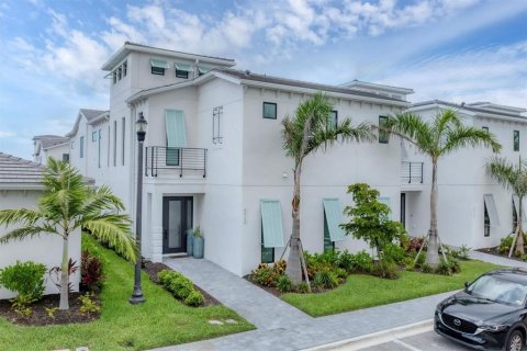 Villa ou maison à vendre à Bradenton, Floride: 4 chambres, 364.92 m2 № 1799775 - photo 1
