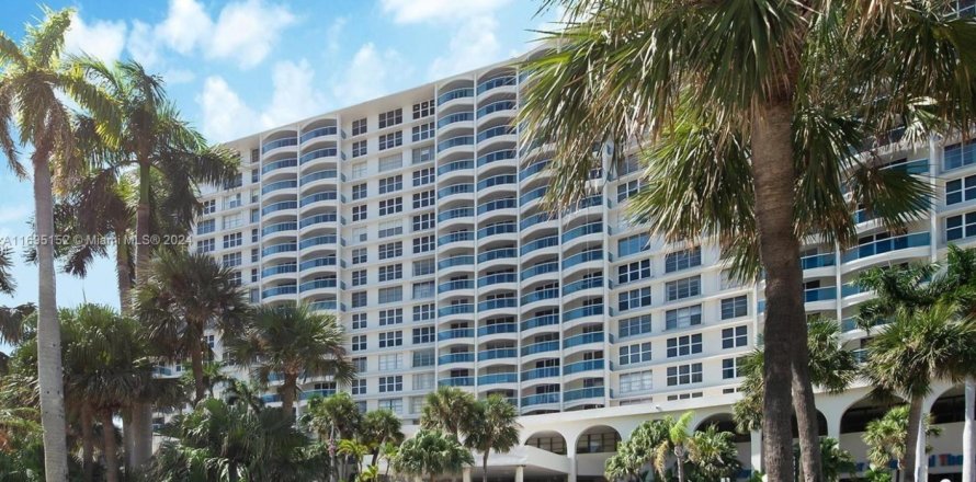 Condominio en Hollywood, Florida, 3 dormitorios № 1933808