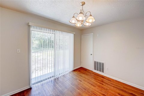 House in Apopka, Florida 3 bedrooms, 93.83 sq.m. № 1744893 - photo 17