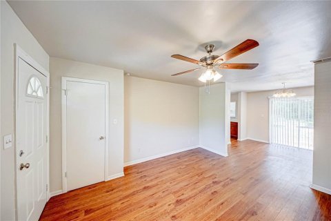 House in Apopka, Florida 3 bedrooms, 93.83 sq.m. № 1744893 - photo 20