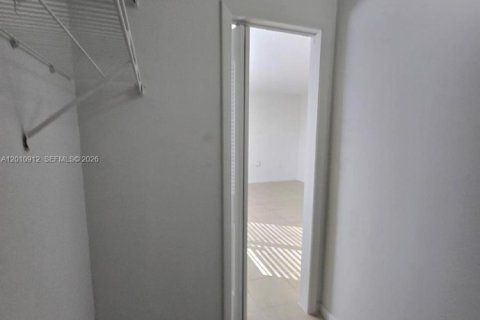 Купить кондоминиум в Хайалиа, Флорида 1 спальня, 35.49м2, № 2091140 - фото 10