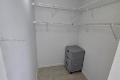 Купить кондоминиум в Хайалиа, Флорида 1 спальня, 35.49м2, № 2091140 - фото 9
