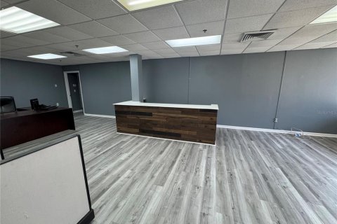 Propiedad comercial en alquiler en Jacksonville, Florida № 1525182 - foto 2