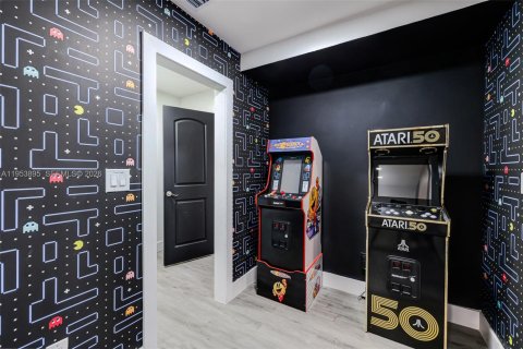 Villa ou maison à vendre à Miami, Floride: 6 chambres, 243.22 m2 № 2055539 - photo 22
