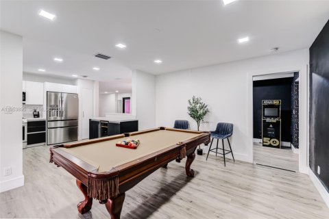 Villa ou maison à vendre à Miami, Floride: 6 chambres, 243.22 m2 № 2055539 - photo 8