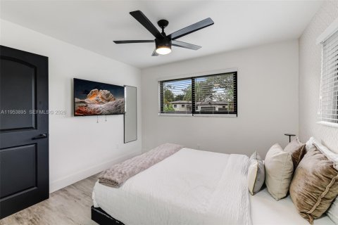 Villa ou maison à vendre à Miami, Floride: 6 chambres, 243.22 m2 № 2055539 - photo 15