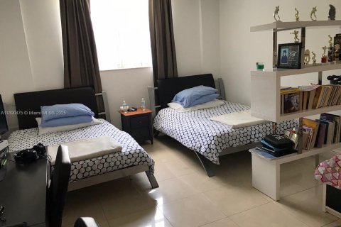 Condominio en venta en Sunny Isles Beach, Florida, 2 dormitorios, 142.79 m2 № 1943306 - foto 9