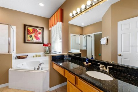 Casa en venta en Kissimmee, Florida, 7 dormitorios, 267.65 m2 № 1886870 - foto 21
