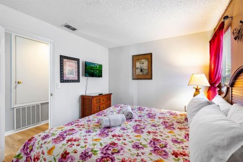 Casa en venta en Kissimmee, Florida, 7 dormitorios, 267.65 m2 № 1886870 - foto 14