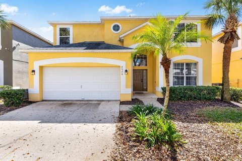 Casa en venta en Kissimmee, Florida, 7 dormitorios, 267.65 m2 № 1886870 - foto 1