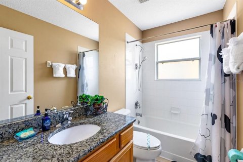 Casa en venta en Kissimmee, Florida, 7 dormitorios, 267.65 m2 № 1886870 - foto 25