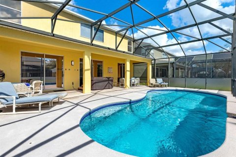 Casa en venta en Kissimmee, Florida, 7 dormitorios, 267.65 m2 № 1886870 - foto 3