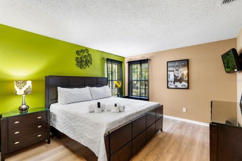 Casa en venta en Kissimmee, Florida, 7 dormitorios, 267.65 m2 № 1886870 - foto 12