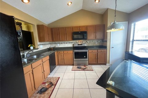 Villa ou maison à vendre à Orlando, Floride: 3 chambres, 138.98 m2 № 2139719 - photo 2