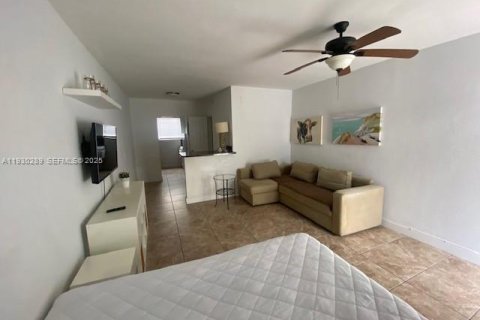 Copropriété à louer à Miami Beach, Floride: 41.06 m2 № 1989106 - photo 1