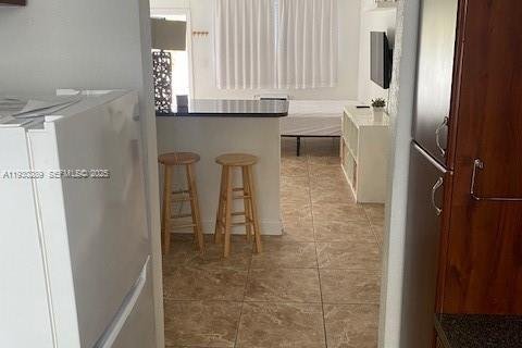 Copropriété à louer à Miami Beach, Floride: 41.06 m2 № 1989106 - photo 3
