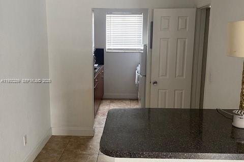 Copropriété à louer à Miami Beach, Floride: 41.06 m2 № 1989106 - photo 5