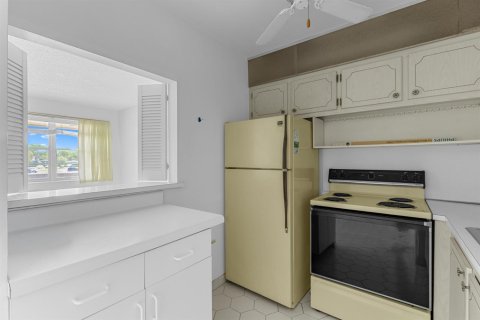 Купить кондоминиум в Дирфилд-Бич, Флорида 3 комнаты, 54.91м2, № 2245478 - фото 12