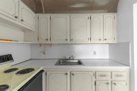 Купить кондоминиум в Дирфилд-Бич, Флорида 3 комнаты, 54.91м2, № 2245478 - фото 13
