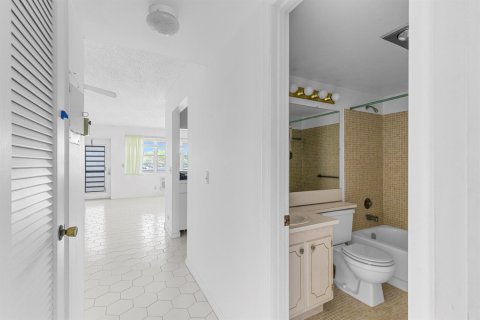 Купить кондоминиум в Дирфилд-Бич, Флорида 3 комнаты, 54.91м2, № 2245478 - фото 24