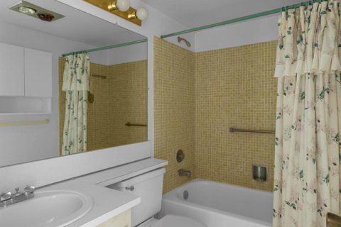 Купить кондоминиум в Дирфилд-Бич, Флорида 3 комнаты, 54.91м2, № 2245478 - фото 18