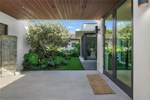 Купить виллу или дом в Пайнкрест, Флорида 5 спален, 565.87м2, № 2020593 - фото 9