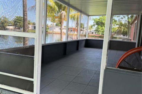 Appartement à louer à Opa-locka, Floride: 2 chambres № 2267979 - photo 4