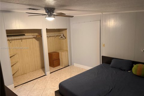Appartement à louer à Opa-locka, Floride: 2 chambres № 2267979 - photo 18