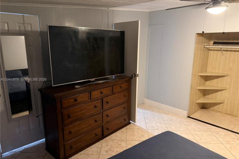 Appartement à louer à Opa-locka, Floride: 2 chambres № 2267979 - photo 17
