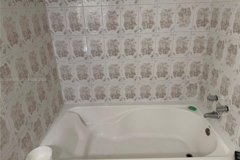 Appartement à louer à Opa-locka, Floride: 2 chambres № 2267979 - photo 21