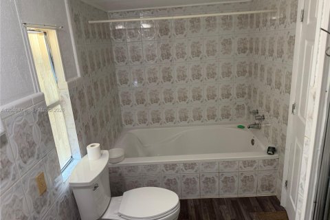 Appartement à louer à Opa-locka, Floride: 2 chambres № 2267979 - photo 24