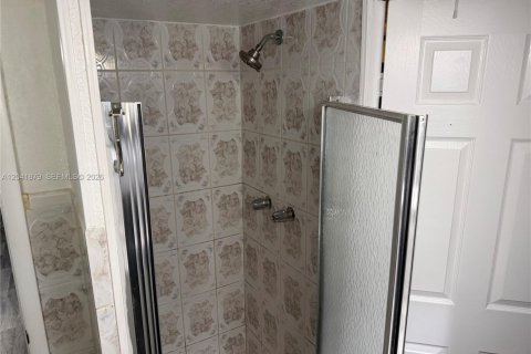 Appartement à louer à Opa-locka, Floride: 2 chambres № 2267979 - photo 23