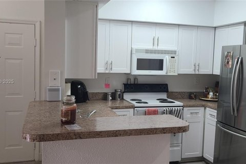 Снять в аренду кондоминиум в Пемброк-Пайнс, Флорида 1 спальня, 64.1м2, № 1967951 - фото 6