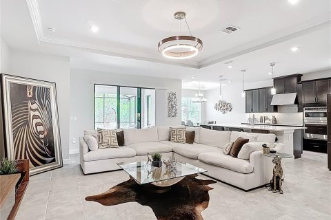 Купить виллу или дом в Пайнсиана, Флорида 8 комнат, 219.53м2, № 2108376 - фото 4
