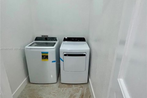 Снять в аренду виллу или дом в Клуистон, Флорида 4 спальни, 174.84м2, № 2047701 - фото 18