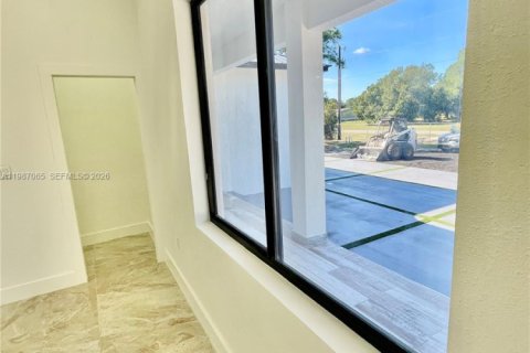 Снять в аренду виллу или дом в Клуистон, Флорида 4 спальни, 174.84м2, № 2047701 - фото 29