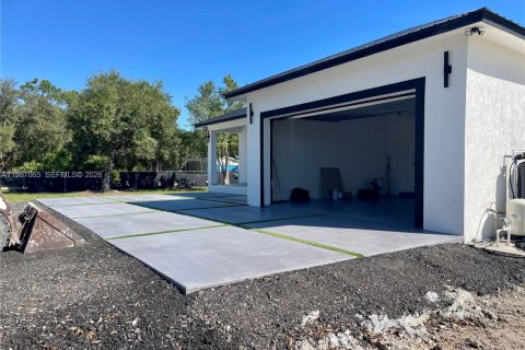 Снять в аренду виллу или дом в Клуистон, Флорида 4 спальни, 174.84м2, № 2047701 - фото 15