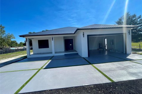 Casa en Clewiston, Florida 4 dormitorios, 174.84 m2 № 2047701