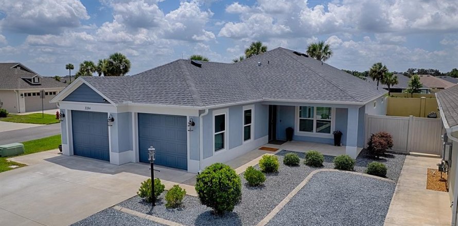 House in The Villages, Florida 3 bedrooms, 168.15 sq.m. № 2147501