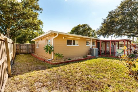 House in Saint Petersburg, Florida 3 bedrooms, 97.55 sq.m. № 1746517 - photo 23