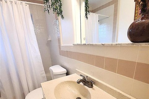 House in Saint Petersburg, Florida 3 bedrooms, 97.55 sq.m. № 1746517 - photo 14