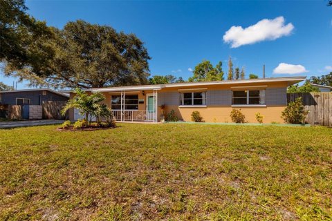 House in Saint Petersburg, Florida 3 bedrooms, 97.55 sq.m. № 1746517 - photo 28