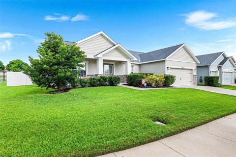 House in Lakeland, Florida 4 bedrooms, 174.28 sq.m. № 1909757 - photo 2