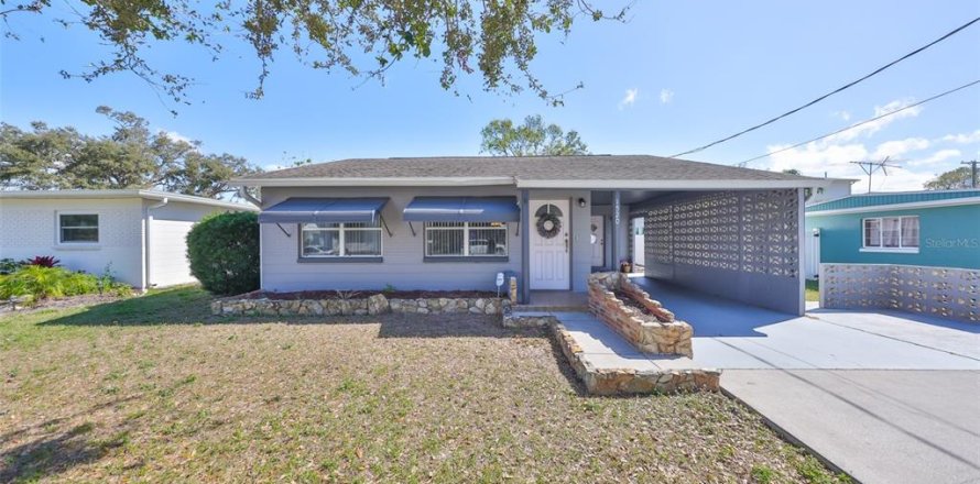 House in Tampa, Florida 3 bedrooms, 183.57 sq.m. № 1545951