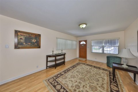 House in Tampa, Florida 3 bedrooms, 183.57 sq.m. № 1545951 - photo 5