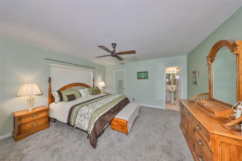 House in Tampa, Florida 3 bedrooms, 183.57 sq.m. № 1545951 - photo 16