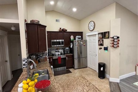 House in Orlando, Florida 3 bedrooms, 123.75 sq.m. № 1902097 - photo 12