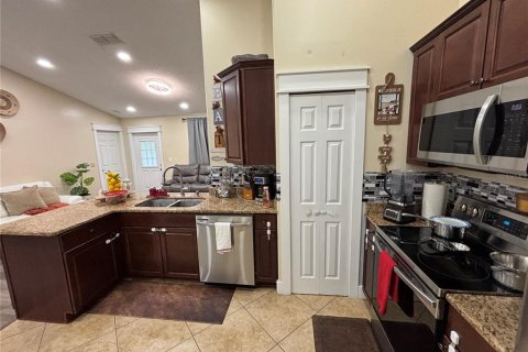 House in Orlando, Florida 3 bedrooms, 123.75 sq.m. № 1902097 - photo 10